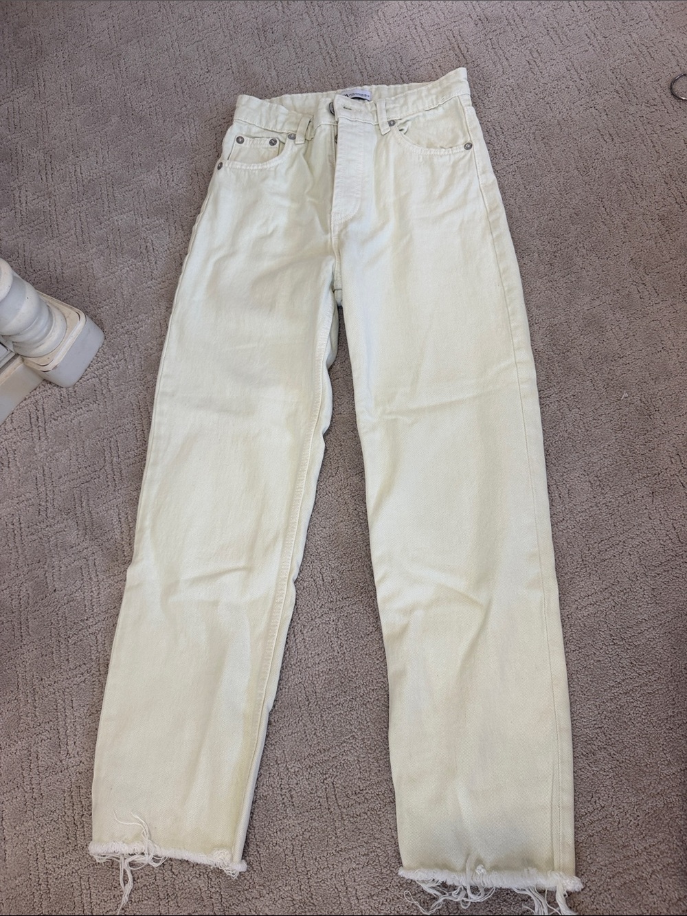 Zara Women's Boyfriend Cropped Jeans in Light Cream
